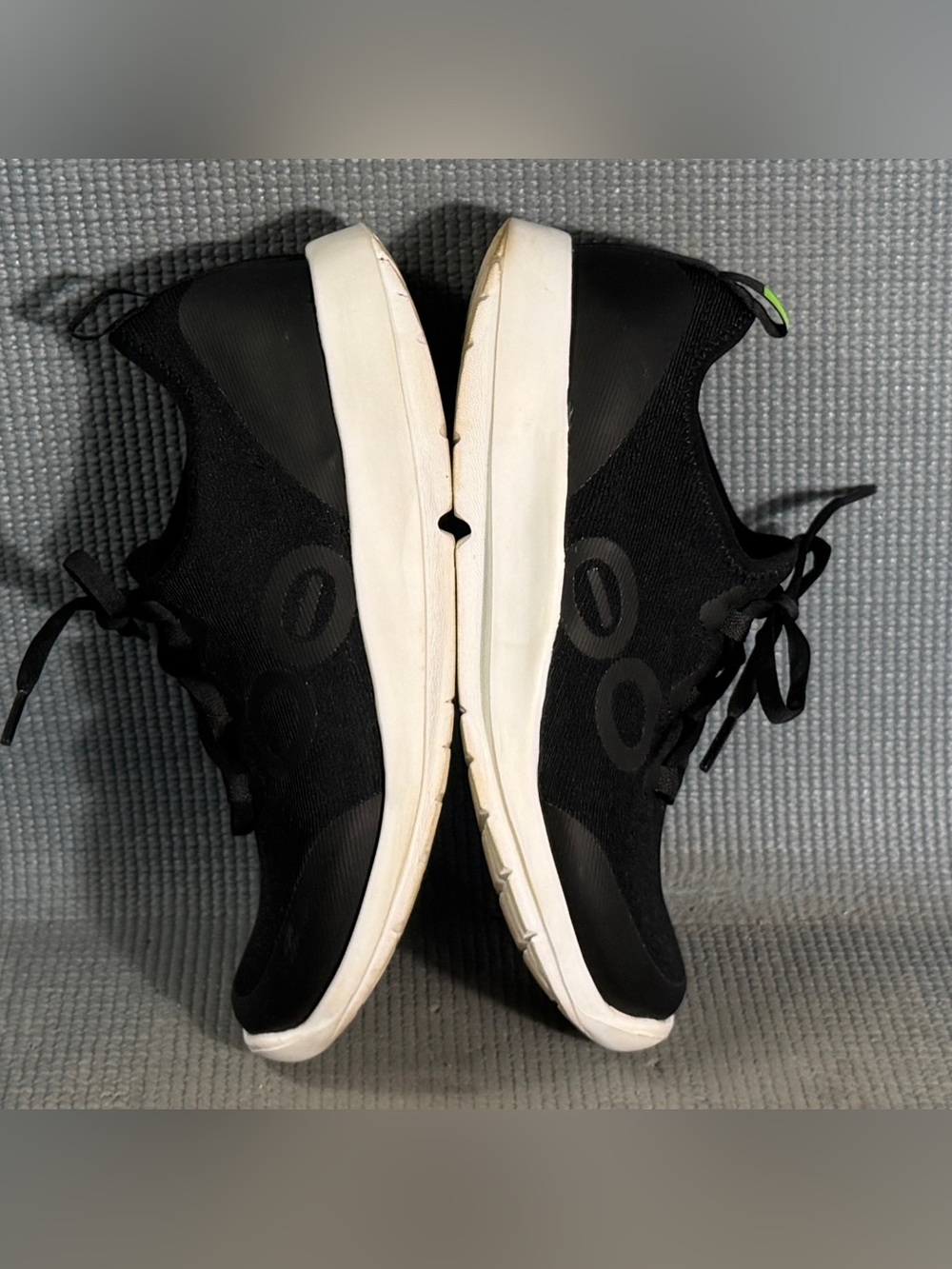 OOfos Women's OOmg Sport Shoes White/Black Size 8.5 - Picture 6 of 9